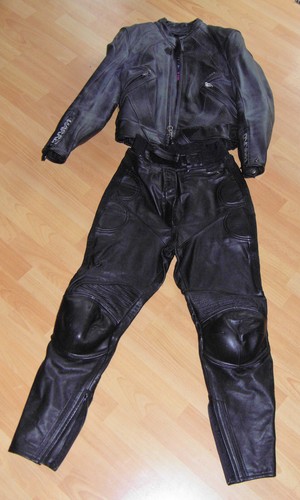 Motorrad lederjacke und hose - motorrad,
